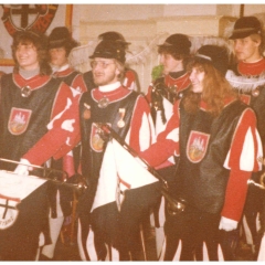 Der Fanfarenzug unter der Leitung von Herbert Heinrich spielte beim Kinderball der Schneckenburg im Ziegelhof.