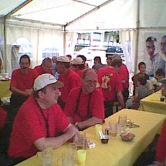 Die Clowngruppe bei einem Auftritt bei der Villa Optik in Amriswil.