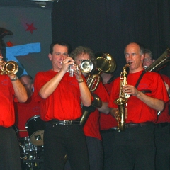 11.11. in der Linde: Zum Abschluß spielt die Clowngruppe unter der Leitung von Gerd Zachenbacher.