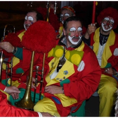 Rosenmontag: Am Abend ging es mit dem Bus weiter übers Land.