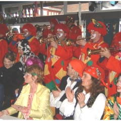 Schmutziger Donnerstag: Besuch beim Weiberfrühstück in Allmannsdorf.