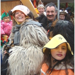 Schmutziger Donnerstag: Befreiung des Kindergarten Käthe-Luther.