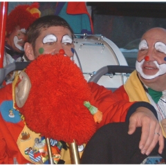 Rosenmontag war Clowntag: Dann ging es mit dem Bus auf die Dörfer.