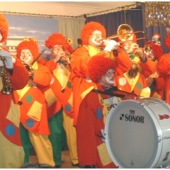 Rosenmontag war Clowntag: Besuch beim Kaffeenachmittag der Seehasen im Göbelbecker-Kindergarten.