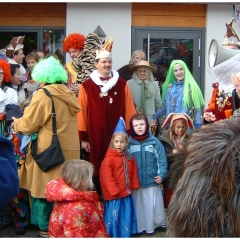 Schmutziger Donnerstag: Besuch im Kindergarten Maria Hilf.