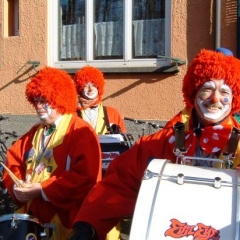 Rosenmontag: Die Clowngruppe besuchte traditionell den Hindenburgblock.