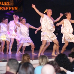 Männerballett-Treffen vom Schneeschreck: Das eigene Männerballett beim tanzen.