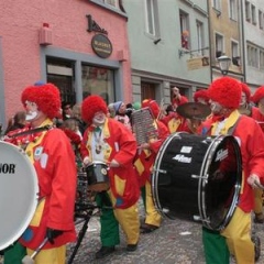 Umzug Fasnachtssonntag: Die Clowngruppe beim Umzug.