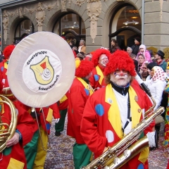 Umzug Fasnachtssonntag: Die Clowngruppe beim Umzug.