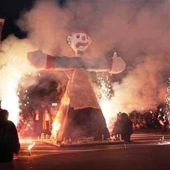 Verbrennung auf dem Stefansplatz: Vor der Verbrennung wurde ein kleines Feuerwerk abgebrannt.