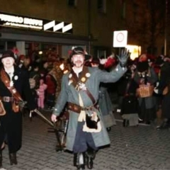 Narrenbaumstellen auf dem Gottmannplatz: Darauf folgte der Räuber.