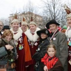 Schmutziger Donnerstag: Gruppenbild mit Präsident Jürgen Stöß und den Oberen des Südkuriers.