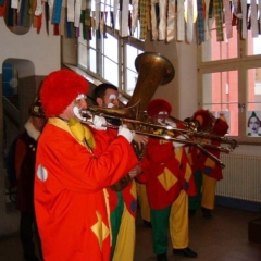 Schmutziger Donnerstag: Die Schneckenburg befreite die Gebhard-Schule.