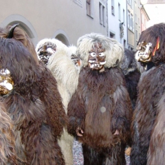 Umzug am Fasnachtssonntag: Der Schneeschreck bei der "Arbeit"