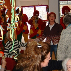 Rosenmontag mit der Clowngruppe: Besuch in der Rosenau.