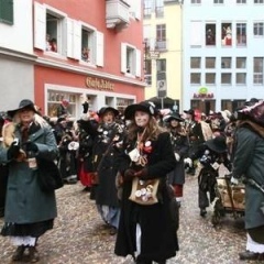 Umzug an Fasnachtssonntag: Die Schneckenburg war auch dabei.