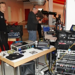 Männerballett-Treffen vom Schneeschreck: Und wieder musste eine Menge Technik aufgebaut werden.