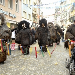 Fasnachtssonntag, Umzug in der Stadt: Der Schneeschreck bildete den Abschluß der Schneckenburg.