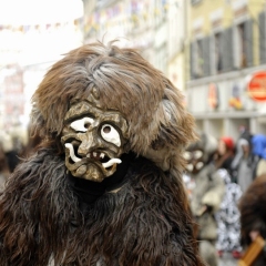 Fasnachtssonntag, Umzug in der Stadt: Der Schneeschreck bildete den Abschluß der Schneckenburg.