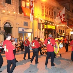 Die Clowngruppe auf der Insel Gozo: Nächtlicher Umzug in der Hauptstadt Victoria.