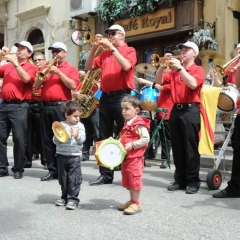 Die Clowngruppe auf der Insel Gozo: Am nächsten Tag gab es verschiedene Platzkonzerte.