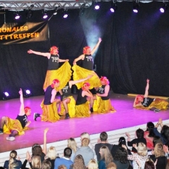 Männerballett-Treffen vom Schneeschreck: Das AH-Männerballett der Schneckenburg mit einem Can Can.