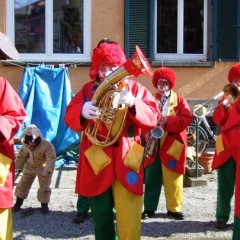 Rosenmontag mit der Clowngruppe: Gastspiel bei Familie Zachenbacher.