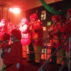 Rosenmontag mit der Clowngruppe: Besuch in Radolfzell bei der Froschenzunft.