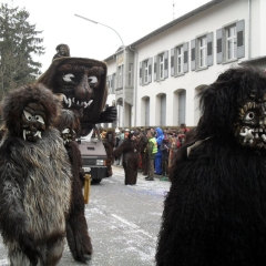 Umzug am Fasnachtssonntag: Der Schneeschreck bildet den Schluss.