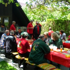 Vatertag der Clowngruppe: Zwischenhalt beim Clown Norbert in Allensbach.