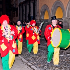 Verbrennung auf dem Stefansplatz: Die Clowngruppe lief hinterher.