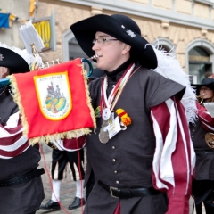 Der Fanfarenzug auf dem Weg zum närrischen Frühschoppen.