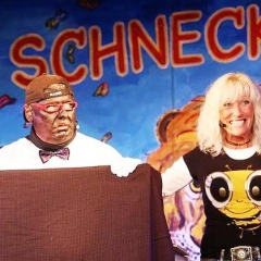 11.11. in der Linde: Sabine Schiess als Bauchrednerin. In der Puppe steckte Heinz Auer.