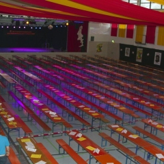 Männerballett-Treffen vom Schneeschreck: Die dekorierte Wollmatinger Halle vor dem Event.