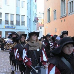 Umzug am Fasnachtssonntag in der Stadt: Danach folgten die Spieler in Reih und Glied.