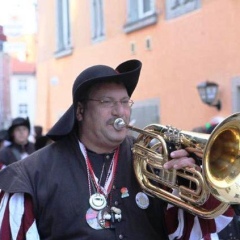 Umzug am Fasnachtssonntag in der Stadt: Musikalische Leitung hatte Alexander Urban.