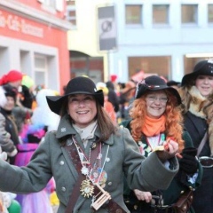 Umzug am Fasnachtssonntag in der Stadt: Als nächstes kam der Räuber.