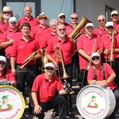 Die Clowngruppe beim Eisenbahner-Sportverein am Hafen.