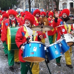 Umzug am Fasnachtssonntag: Die Clowngruppe war natürlich auch dabei.