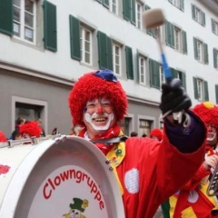 Umzug am Fasnachtssonntag: Die Clowngruppe war natürlich auch dabei.