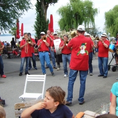 Die Clowngruppe auf dem Vatertagsausflug auf die Insel Reichenau.