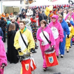 Der Fanfarenzug beim Narrenmarkt auf der Marktstätte.