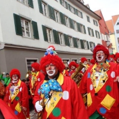 Umzug am Fasnachtssonntag: Danach folgte die Clowngruppe.