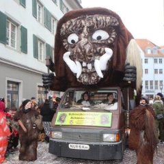 Umzug am Fasnachtssonntag: Der Schneeschreck schloss sich an.