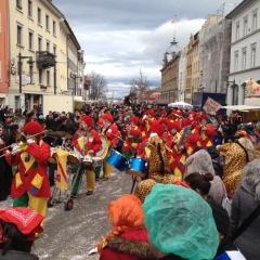 Umzug am Fasnachtssonntag: Danach folgte die Clowngruppe.