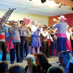 11.11. in der Linde: Die Clowngruppe unter der Leitung von Gerd Zachenbacher eröffnete den Abend.