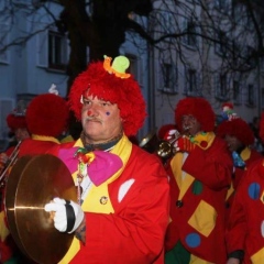 Narrenbaumstellen auf dem Gottmannplatz: Danach folgte die Clowngruppe.