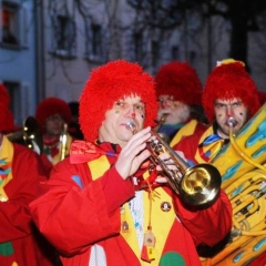 Narrenbaumstellen auf dem Gottmannplatz: Danach folgte die Clowngruppe.