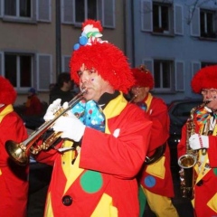 Narrenbaumstellen auf dem Gottmannplatz: Danach folgte die Clowngruppe.