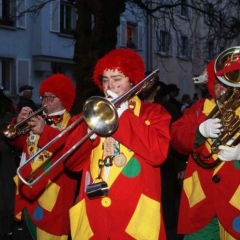 Narrenbaumstellen auf dem Gottmannplatz: Danach folgte die Clowngruppe.